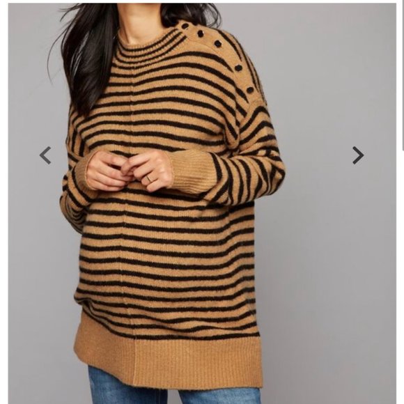 Luxe Essentials Denim Tan and Black Button Shoulder Maternity Sweater NWT Small - Picture 2 of 10